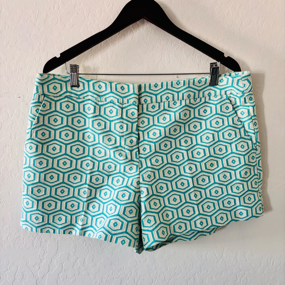 Trina Turk Geometric Print Shorts Size 14 Teal White Jacquard Tailored High Rise